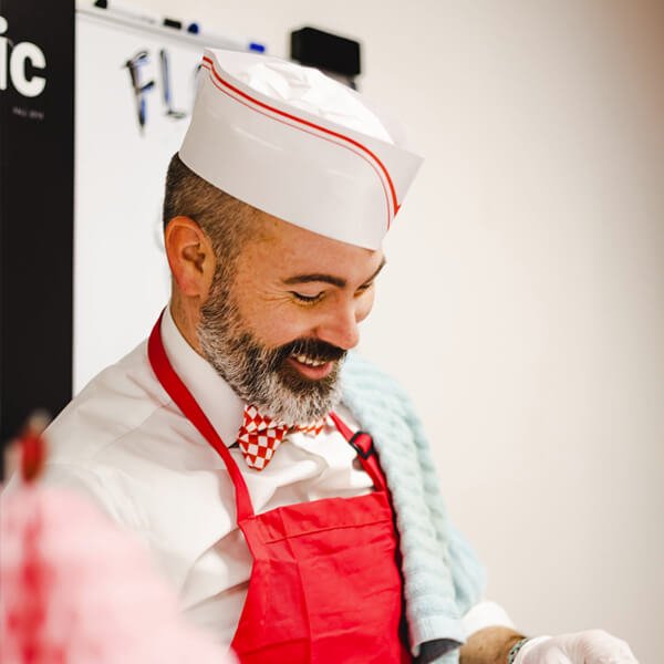 Chef Carlos Mendoza - Chef Ejecutivo